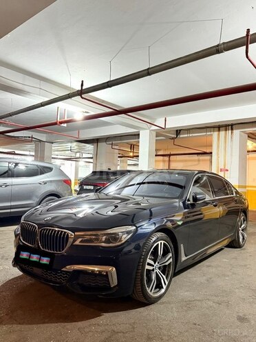 BMW 740-2