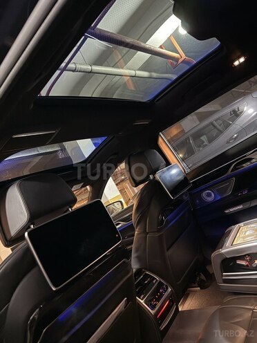 BMW 740-10