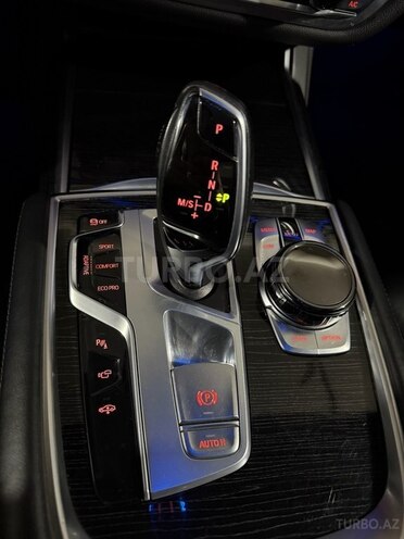 BMW 740-9