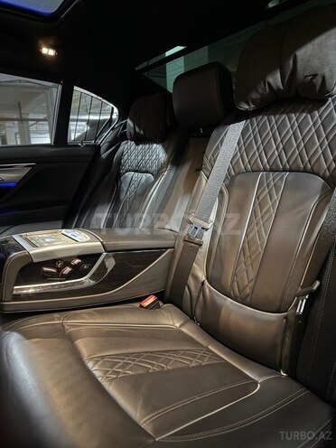 BMW 740-12