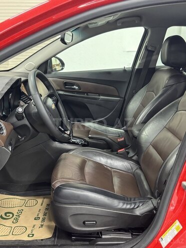 Chevrolet Cruze-16