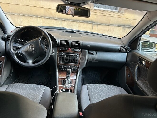 Mercedes C 220 2003, 327,000 km - 2.1 l - Sumqayıt