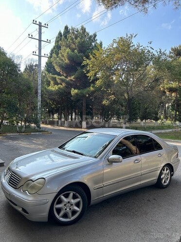Mercedes C 220 2003, 327,000 km - 2.1 l - Sumqayıt