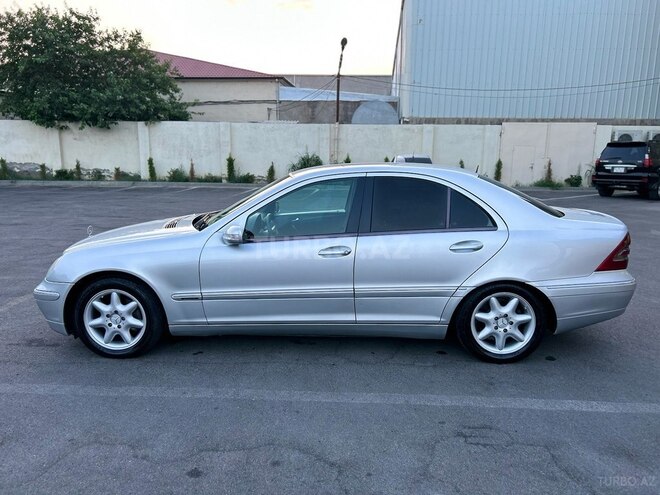 Mercedes C 220 2003, 327,000 km - 2.1 l - Sumqayıt