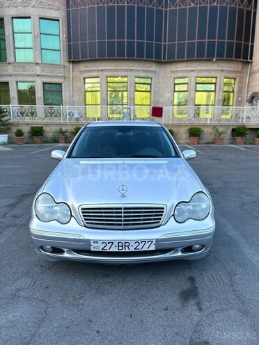 Mercedes C 220 2003, 327,000 km - 2.1 l - Sumqayıt