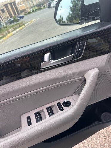 Hyundai Sonata-13
