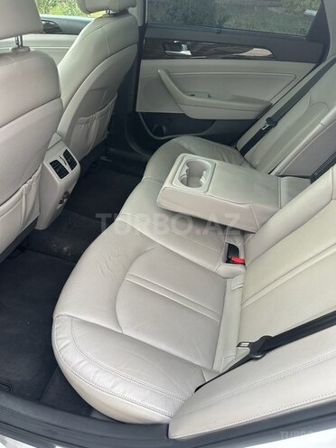 Hyundai Sonata-16