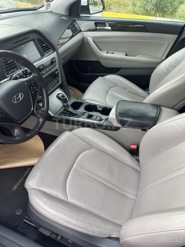 Hyundai Sonata-15
