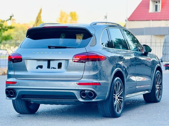 Porsche Cayenne Turbo S 2016, 98,500 km - 4.8 л - Bakı