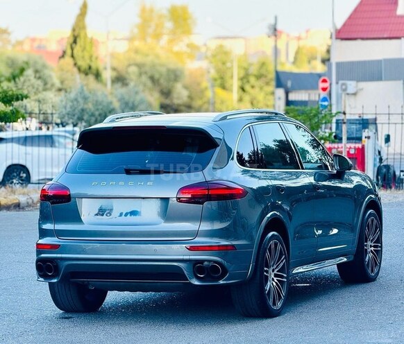 Porsche Cayenne Turbo S 2016, 98,500 km - 4.8 л - Bakı