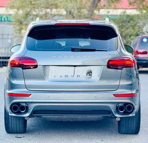 Porsche Cayenne Turbo S 2016, 98,500 km - 4.8 л - Bakı