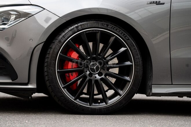 Mercedes CLA 35 AMG 4MATIC-7