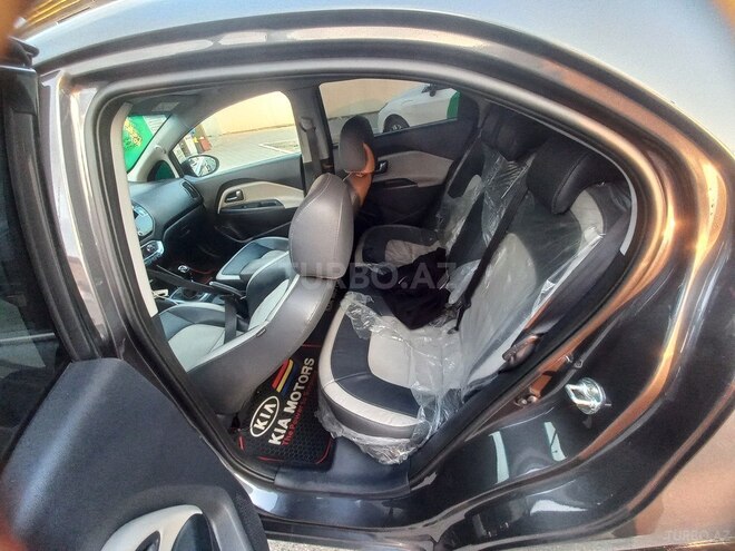 Kia Rio-6