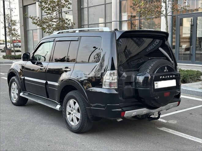 Mitsubishi Pajero 2008, 243,000 km - 3.0 l - Bakı