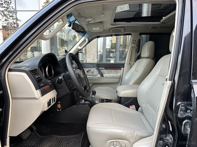 Mitsubishi Pajero 2008, 243,000 km - 3.0 l - Bakı