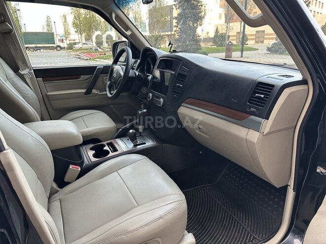 Mitsubishi Pajero 2008, 243,000 km - 3.0 l - Bakı