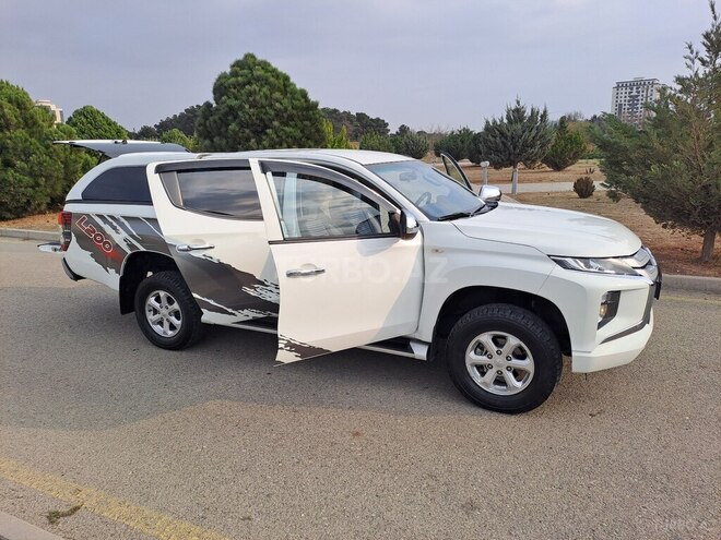 Mitsubishi L200 2021, 61,000 km - 2.4 l - Bakı