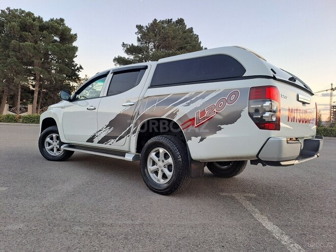 Mitsubishi L200 2021, 61,000 km - 2.4 l - Bakı