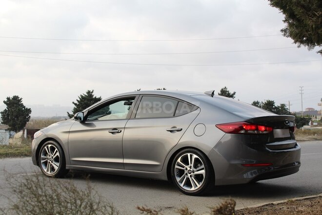 Hyundai Elantra 2018, 117,321 km - 2.0 л - Bakı