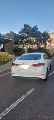 Hyundai Avante-5