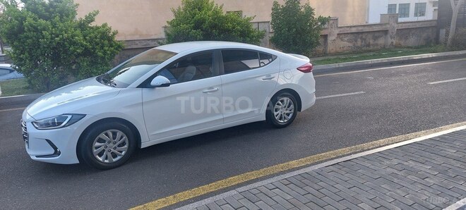 Hyundai Avante-4