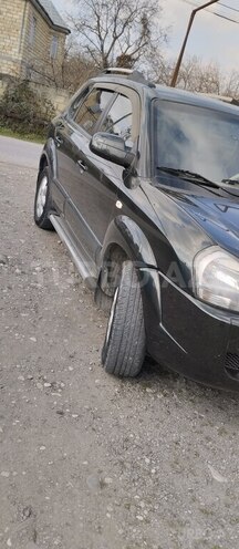 Hyundai Tucson 2005, 294,623 km - 2.0 l - Qusar
