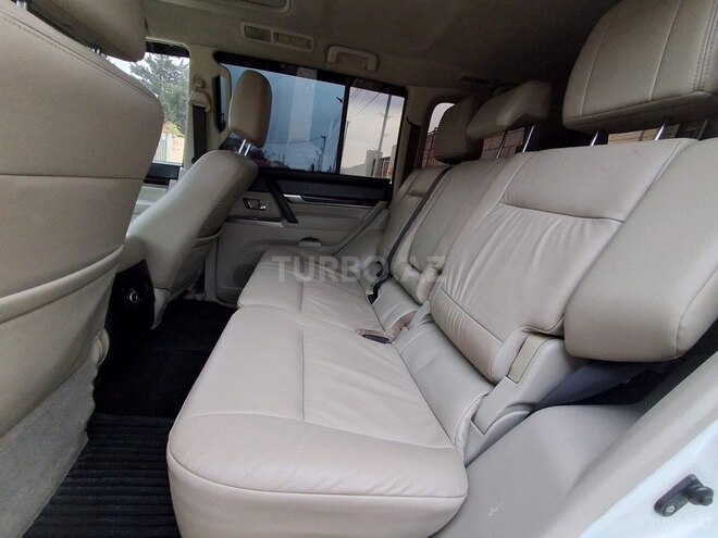 Mitsubishi Pajero 2011, 178,000 km - 3.5 л - Bakı