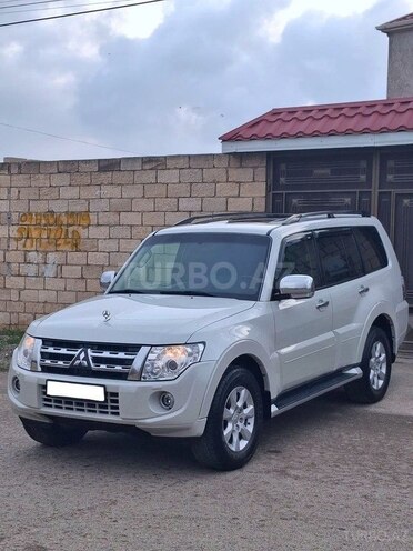 Mitsubishi Pajero 2011, 178,000 km - 3.5 л - Bakı