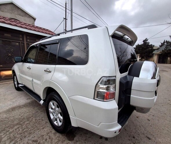 Mitsubishi Pajero 2011, 178,000 km - 3.5 л - Bakı