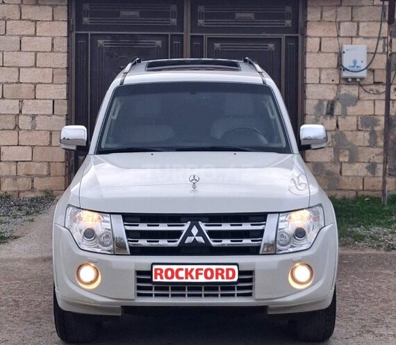 Mitsubishi Pajero 2011, 178,000 km - 3.5 л - Bakı