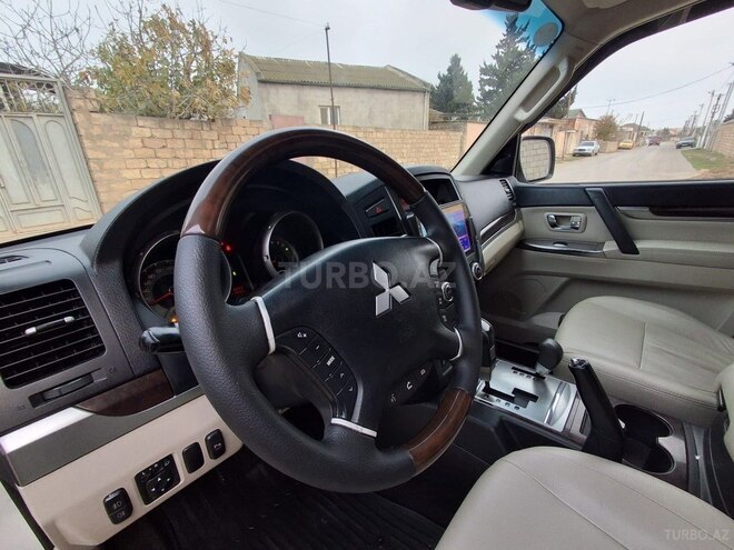 Mitsubishi Pajero 2011, 178,000 km - 3.5 л - Bakı