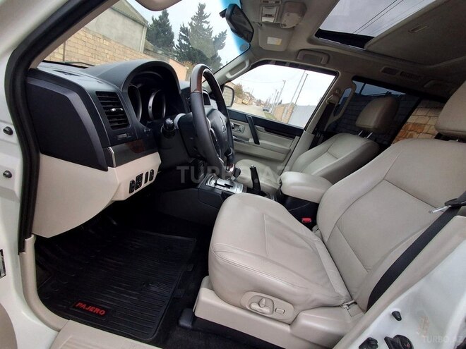 Mitsubishi Pajero 2011, 178,000 km - 3.5 л - Bakı