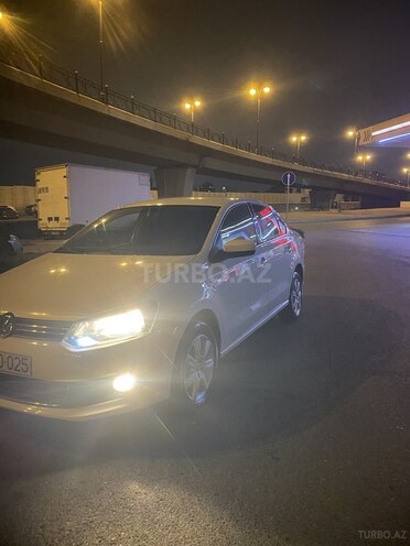 Volkswagen Polo 2012, 208,200 km - 1.6 l - Bakı