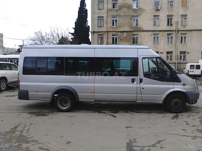 Ford Transit-3