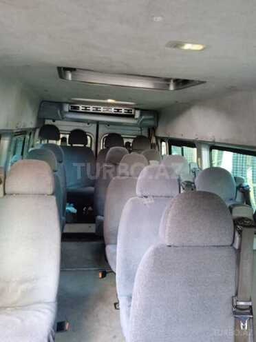 Ford Transit-4