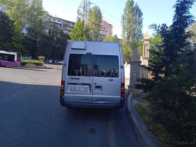 Ford Transit-6