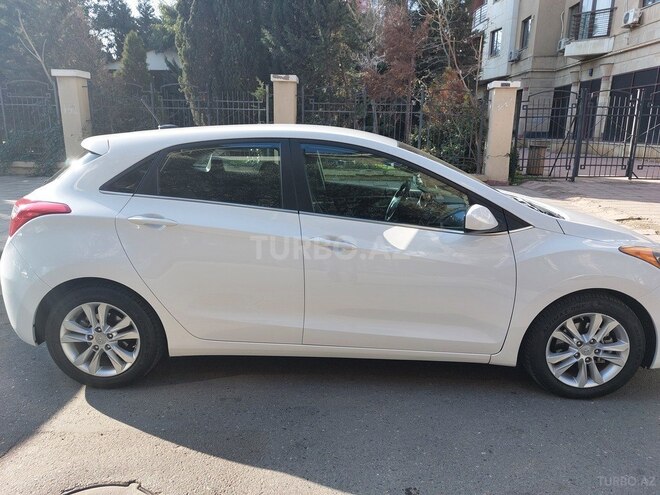 Hyundai Elantra-3