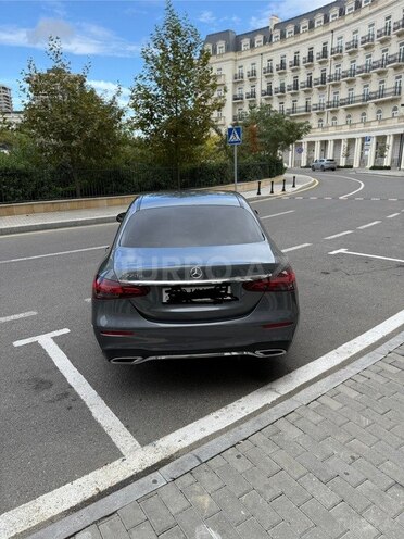 Mercedes E 220 d-6