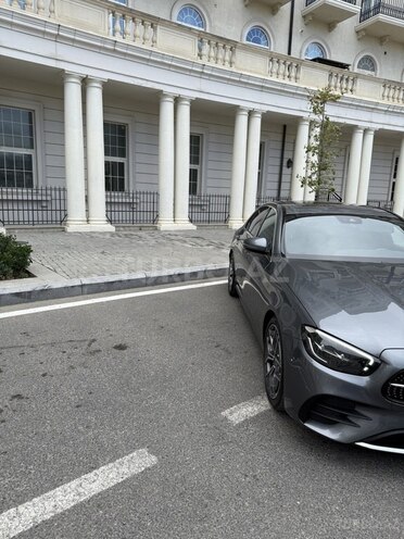 Mercedes E 220 d-4
