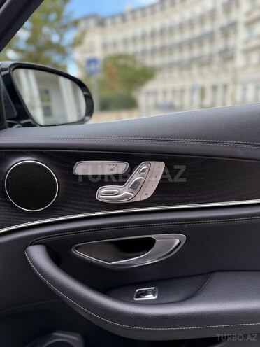 Mercedes E 220 d-11
