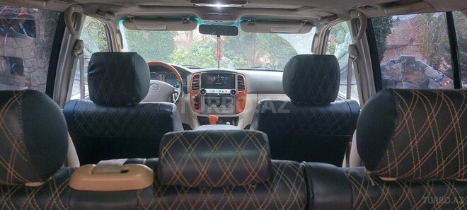 Toyota Land Cruiser-6