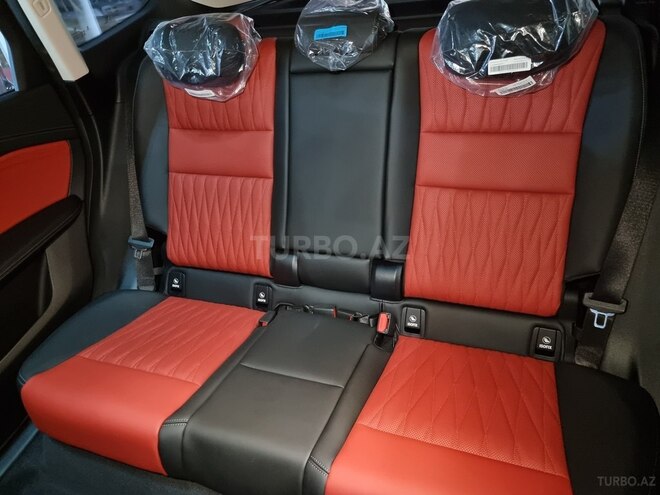 BMW iX1-28
