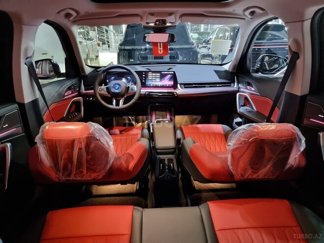BMW iX1-19