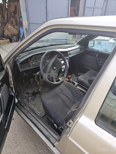 Mercedes 200 E 1989, 500,000 km - 2.0 l - Salyan