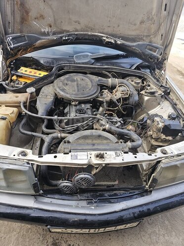 Mercedes 200 E 1989, 500,000 km - 2.0 l - Salyan