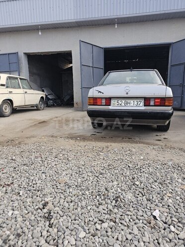 Mercedes 200 E 1989, 500,000 km - 2.0 l - Salyan