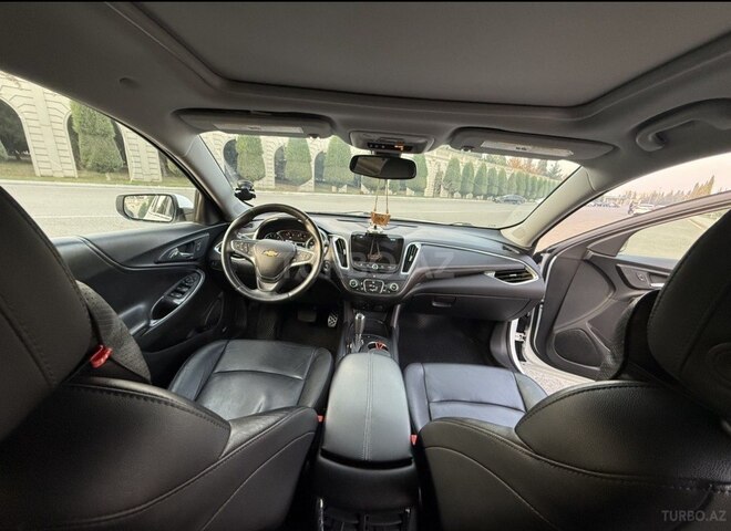 Chevrolet Malibu-9