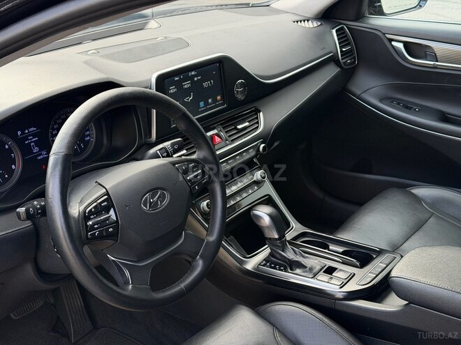 Hyundai Grandeur-9