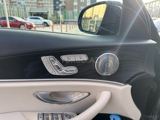 Mercedes E 300-10