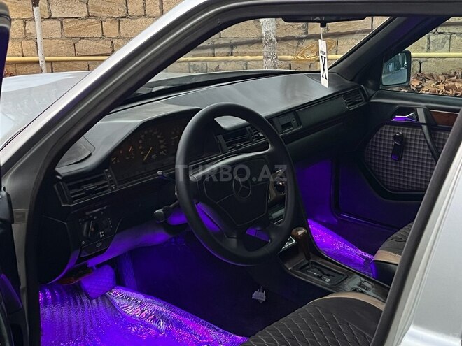 Mercedes 220 E 1993, 246,000 km - 2.2 l - Bakı